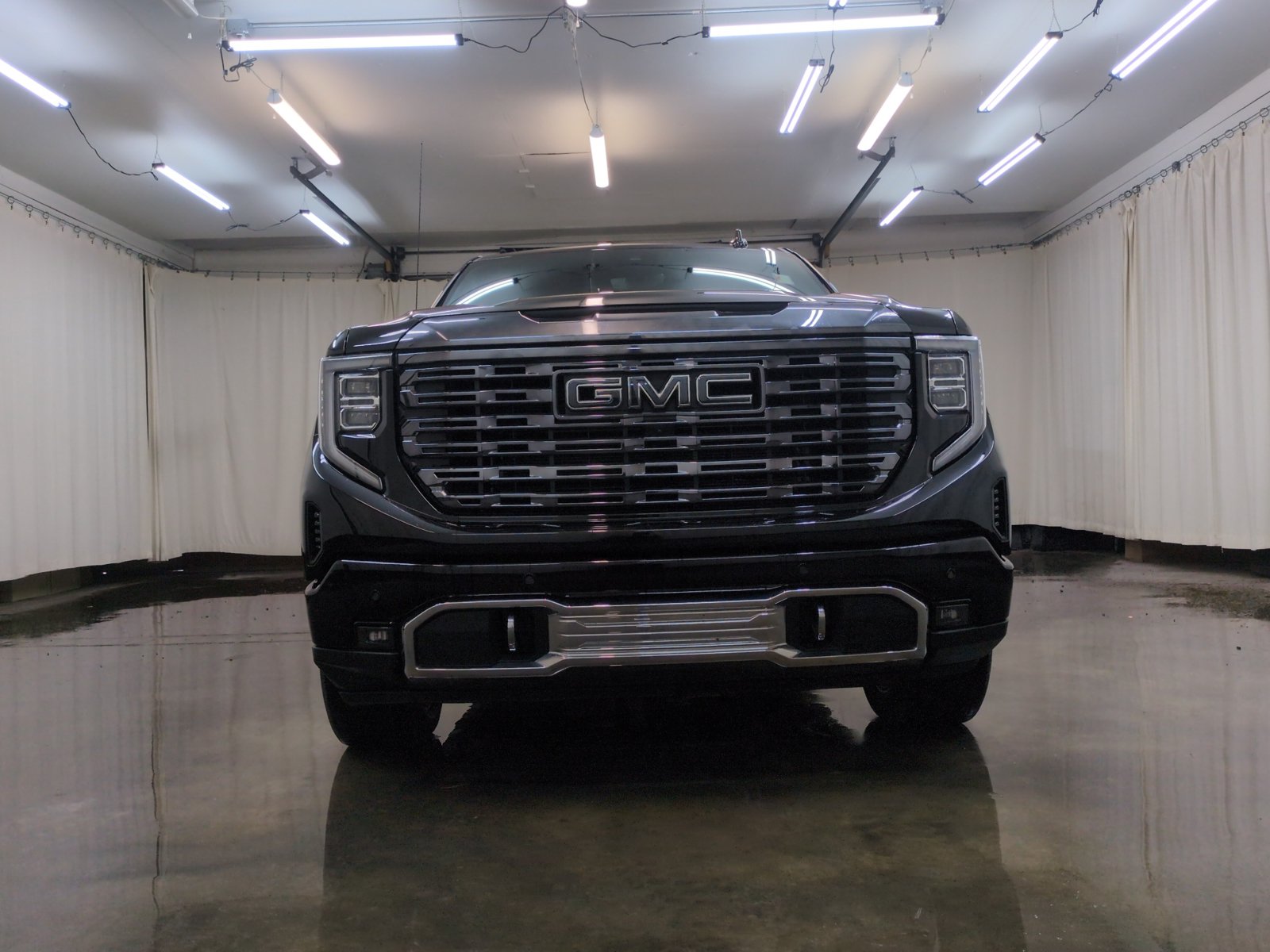 Used 2024 GMC Sierra 1500 Denali Ultimate AWD/4WD image 12