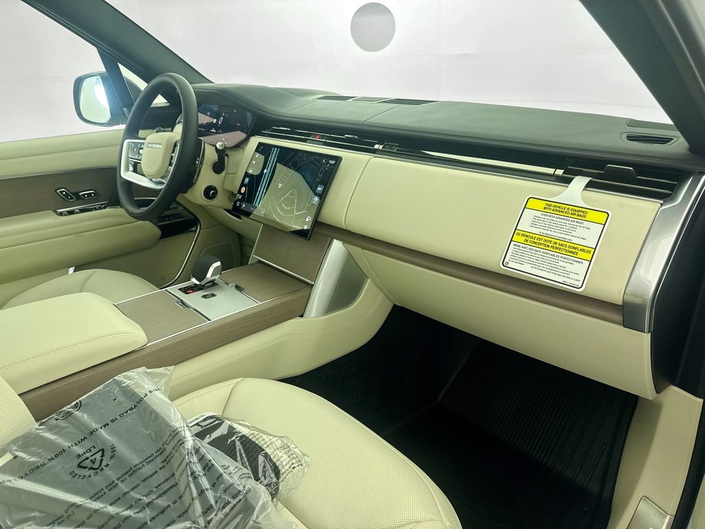 New 2026 Land Rover Range Rover SE image 27