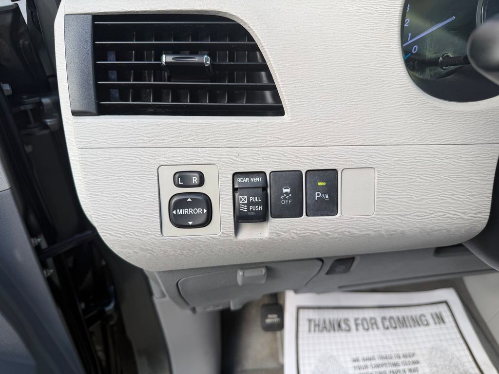 Used 2011 Toyota Sienna XLE w/ Premium Pkg AWD/4WD image 14