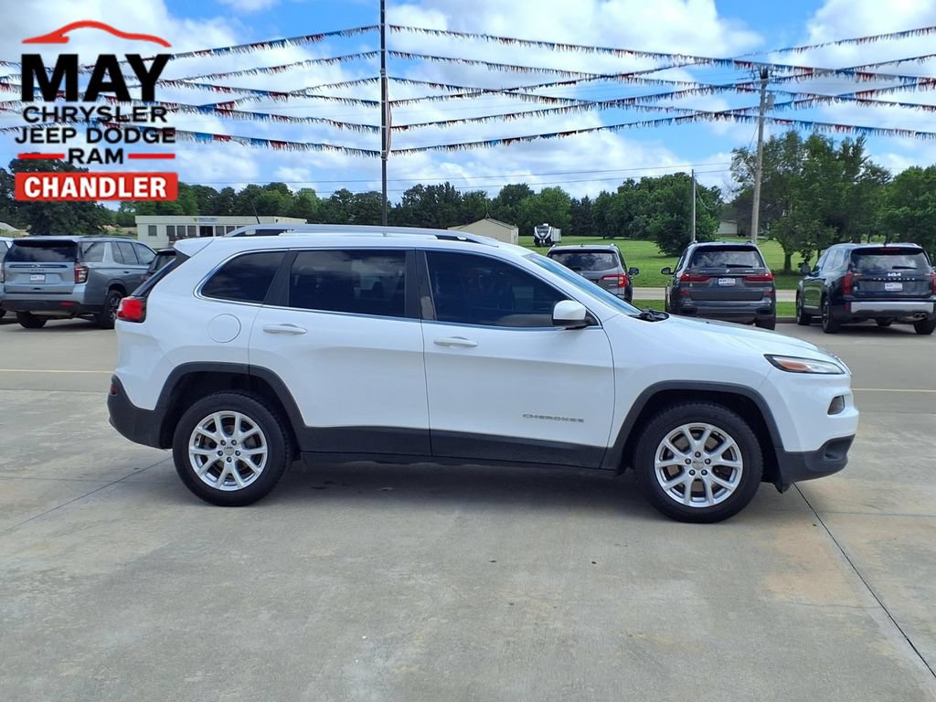 Used 2018 Jeep Cherokee Latitude FWD image 22