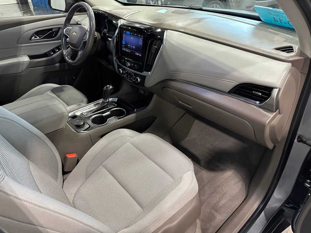 Used 2020 Chevrolet Traverse LT w/ Driver Confidence II Package AWD/4WD image 30