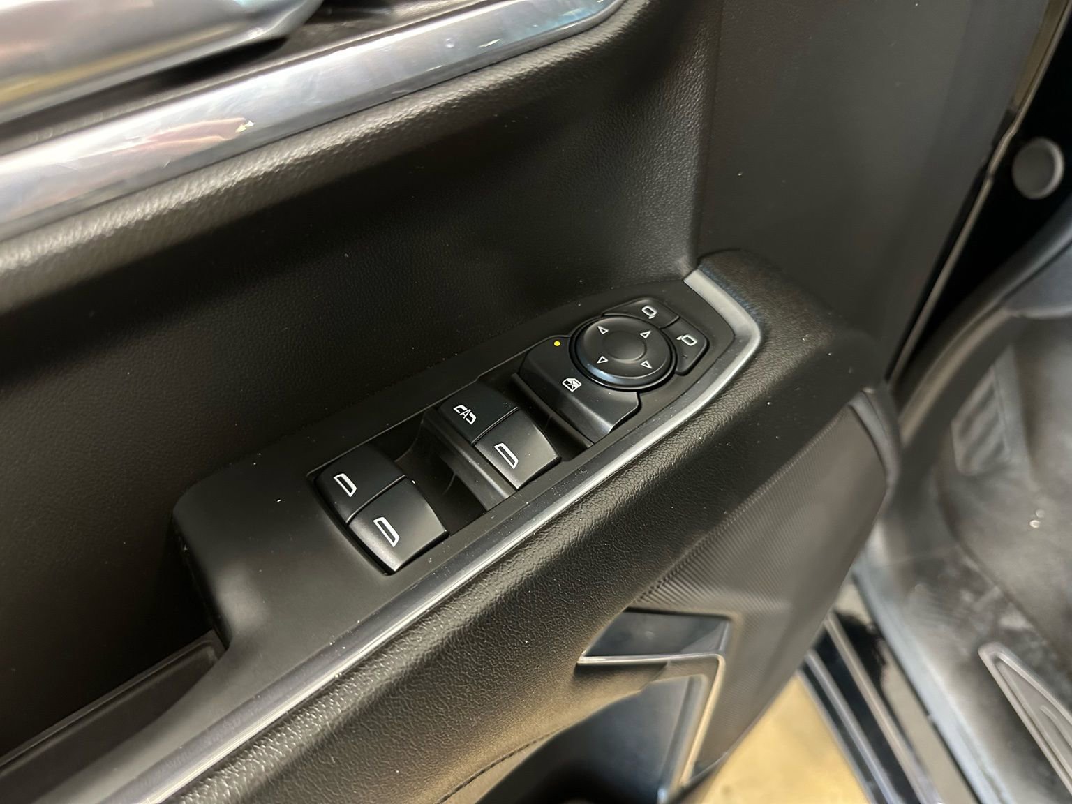 Used 2024 GMC Sierra 1500 Elevation image 12