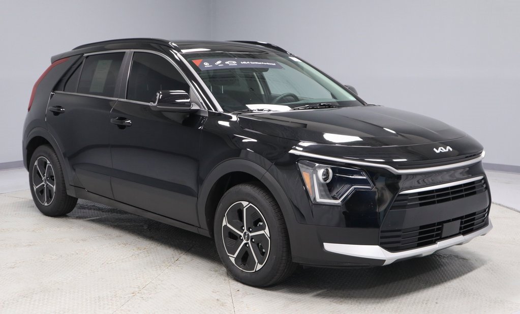 Used 2025 Kia Niro EX