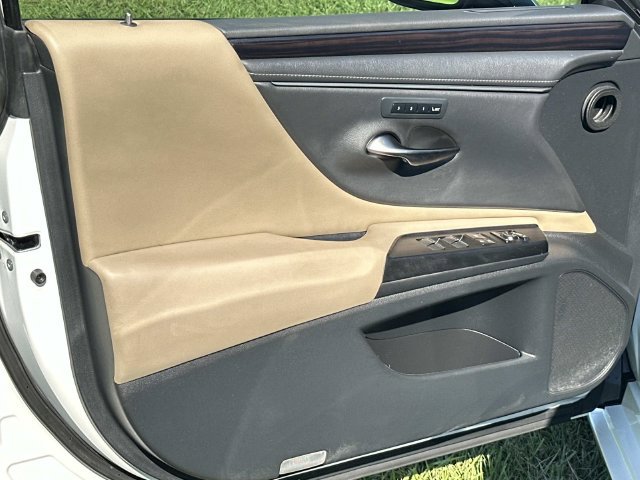 Used 2021 Lexus ES 250 w/ Premium Package AWD/4WD image 17