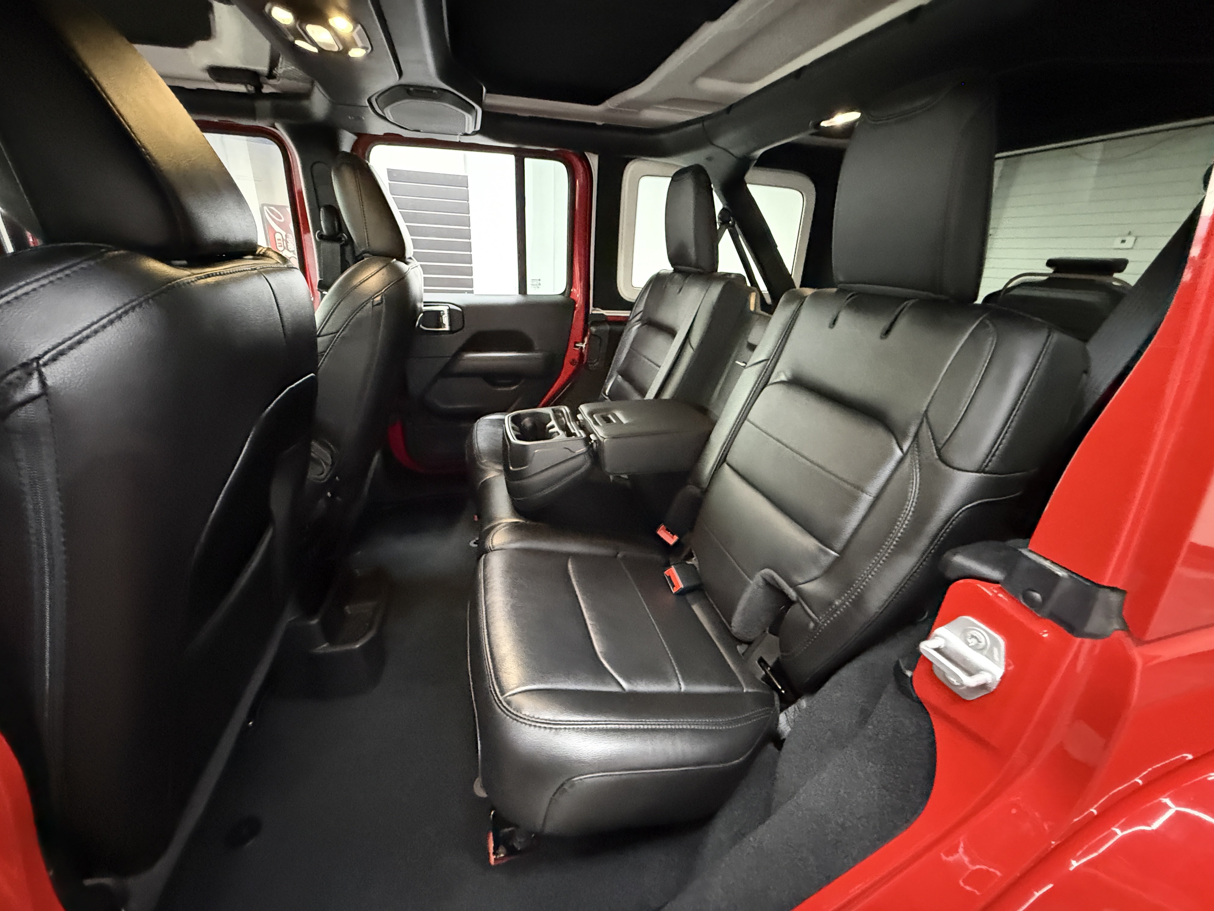 Used 2022 Jeep Wrangler Unlimited Sahara w/ Altitude AWD/4WD image 21