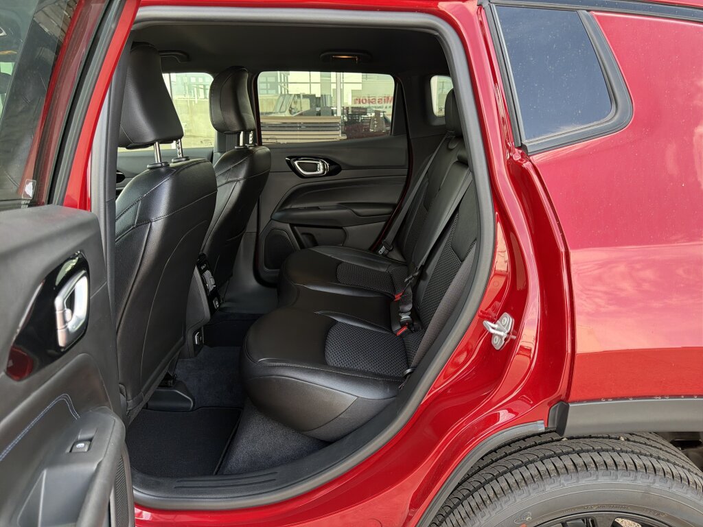 New 2026 Jeep Compass Latitude AWD/4WD image 8