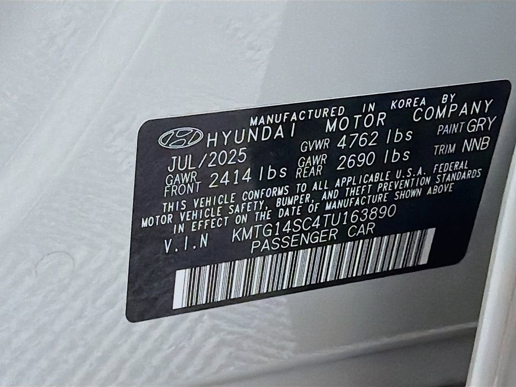 Used 2026 Genesis G70 2.5T image 36