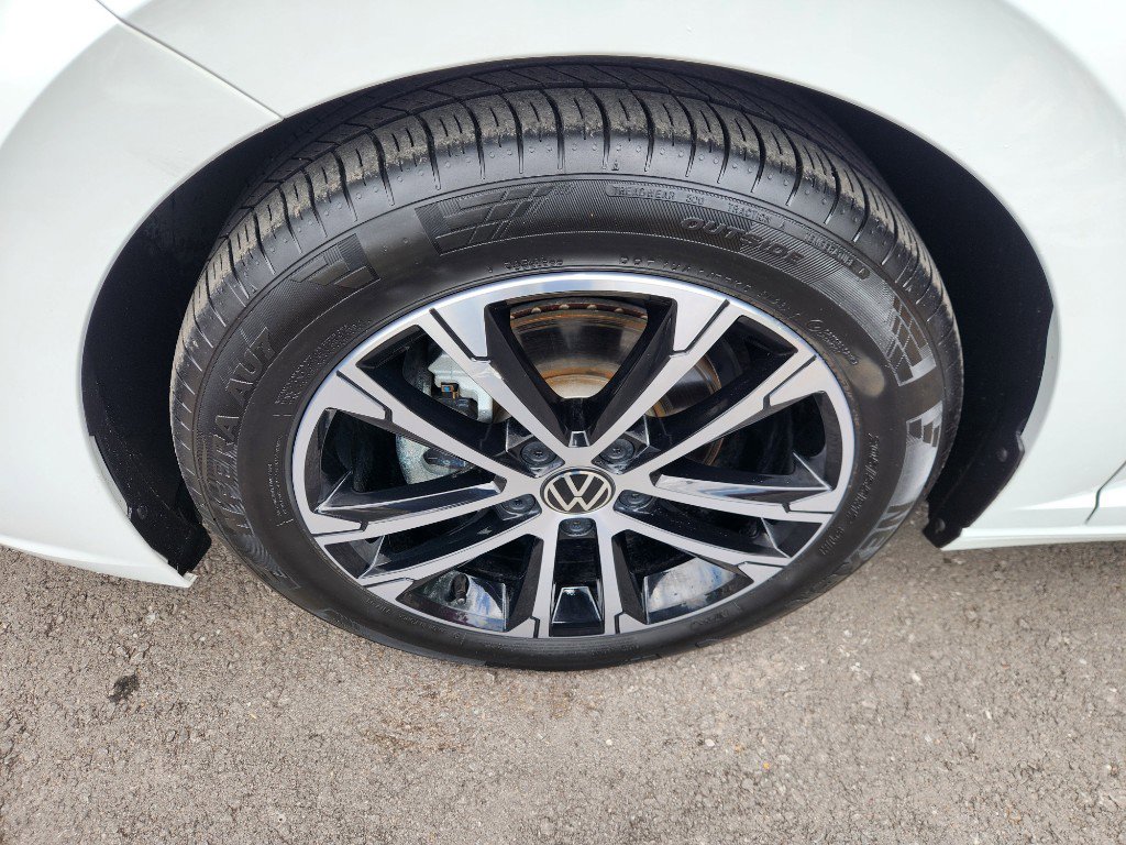 Certified 2024 Volkswagen Jetta Sport image 9