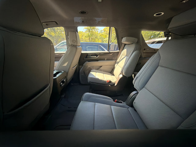 Used 2025 GMC Yukon Elevation w/ LPO, Floor Liner Package RWD image 6