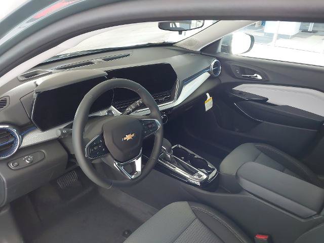 New 2026 Chevrolet Trax LT w/ LT Convenience Package FWD image 17