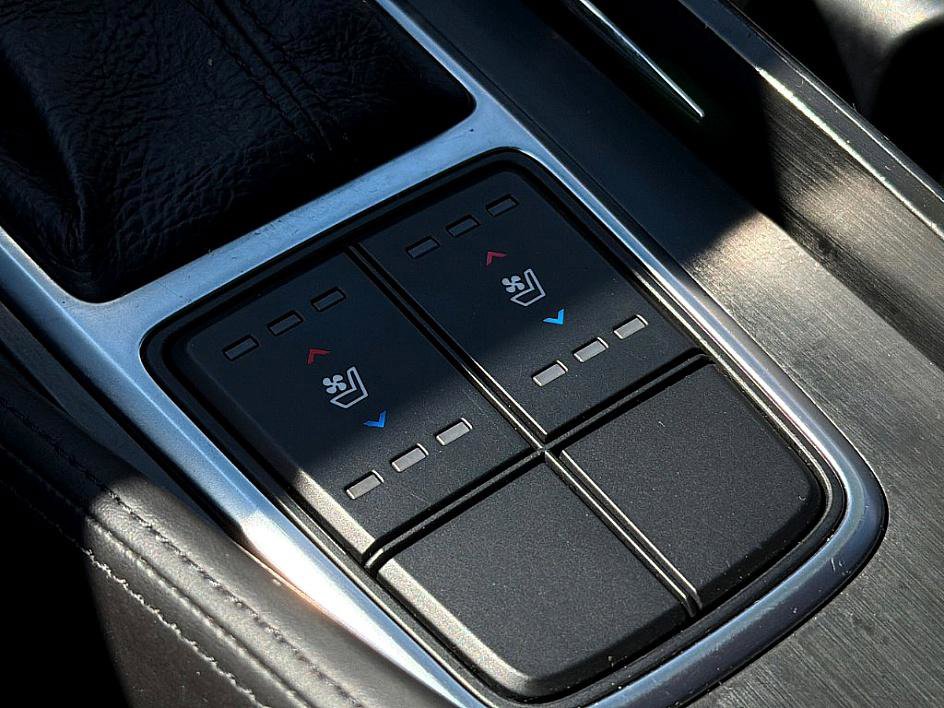 Used 2015 Hyundai Azera image 16