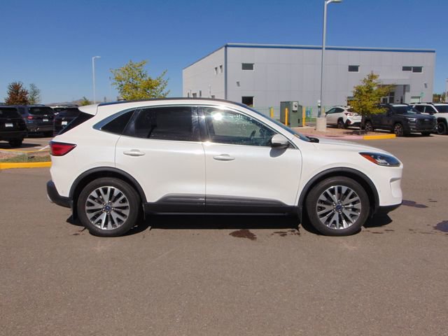 Used 2020 Ford Escape Titanium w/ Titanium Premium Package 2.0 AWD/4WD image 3