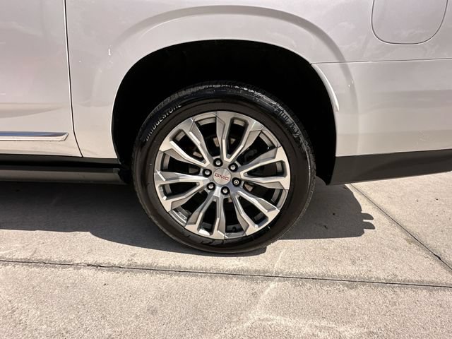 Certified 2022 GMC Yukon XL Denali w/ Denali Ultimate Package AWD/4WD image 18