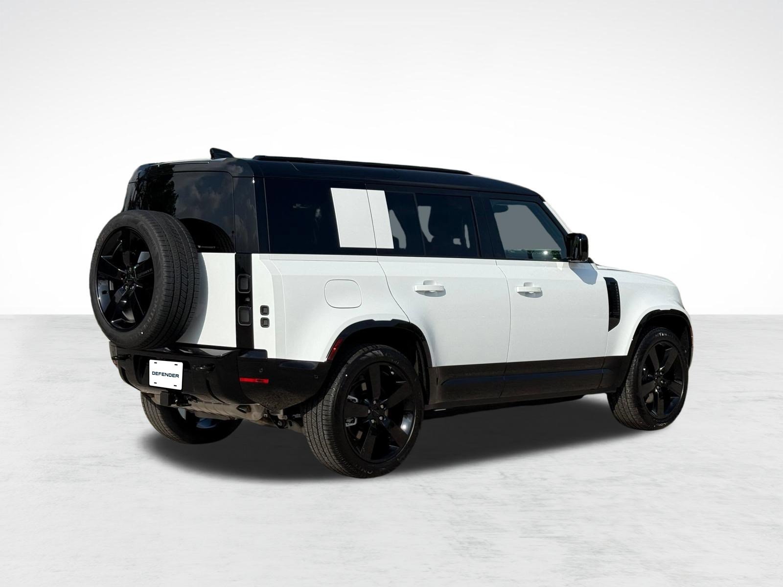 Used 2026 Land Rover Defender 110 X-Dynamic SE AWD/4WD image 9