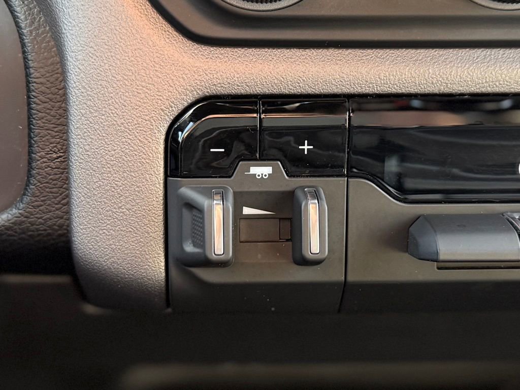 Used 2022 RAM 3500 Tradesman w/ Chrome Appearance Group image 12