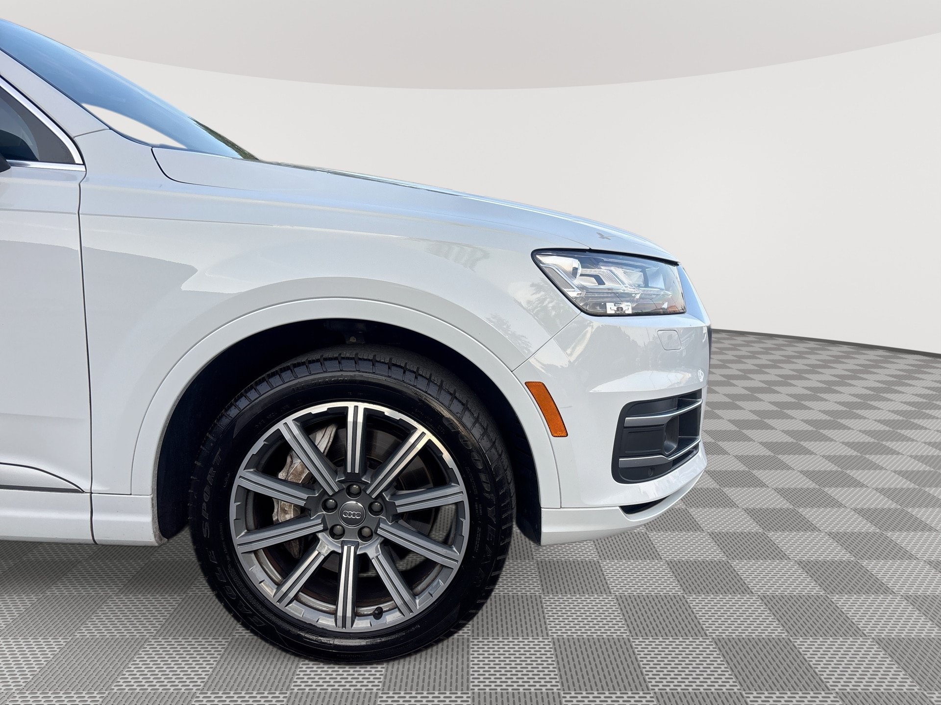 Used 2017 Audi Q7 3.0T Premium Plus AWD/4WD image 31