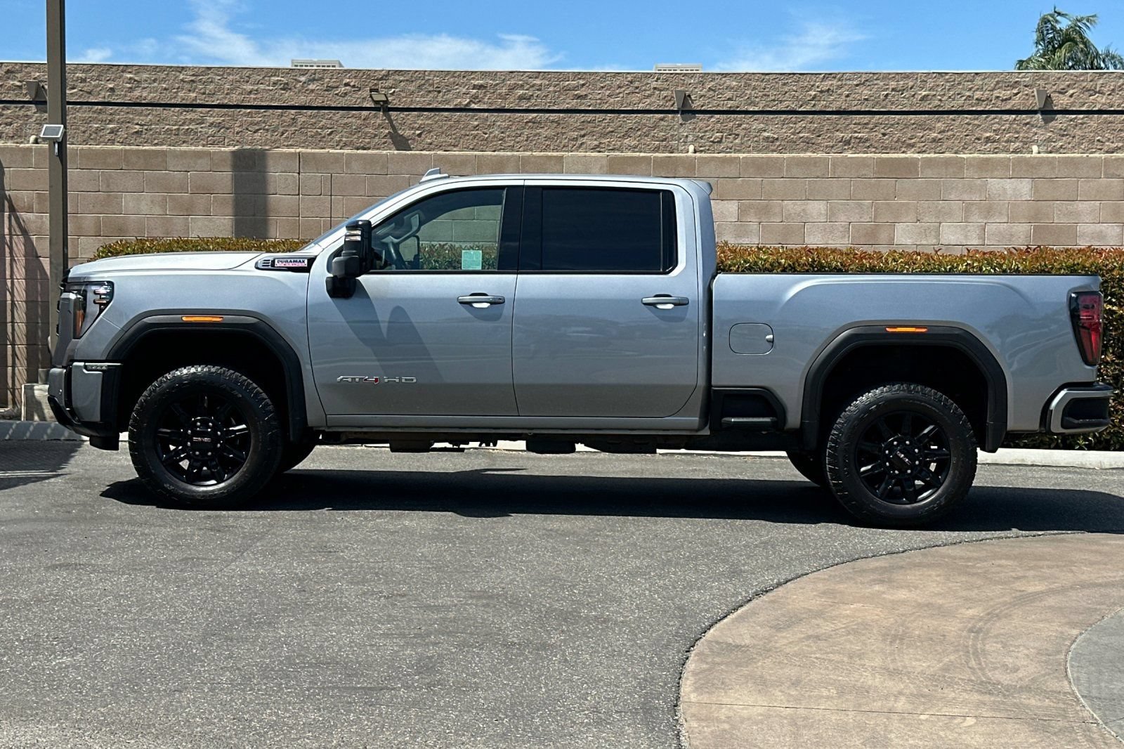 Certified 2025 GMC Sierra 2500 AT4 AWD/4WD image 7