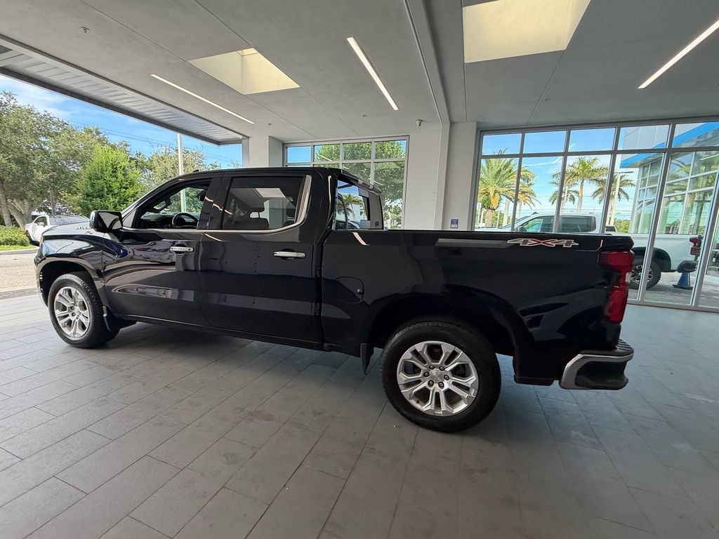 Used 2022 Chevrolet Silverado 1500 LTZ w/ LTZ Premium Package AWD/4WD image 5