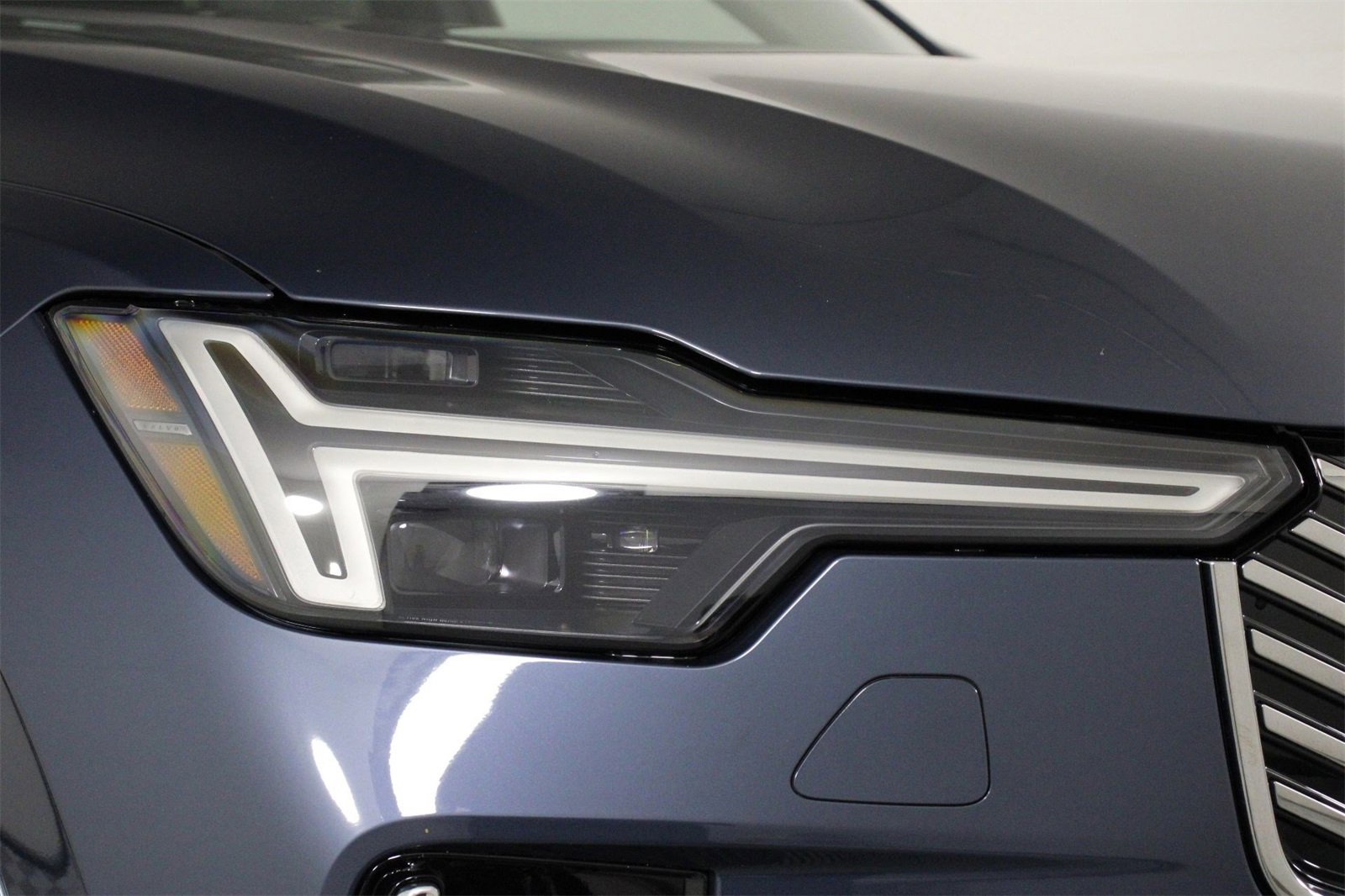 New 2025 Volvo XC90 B6 Ultra image 14