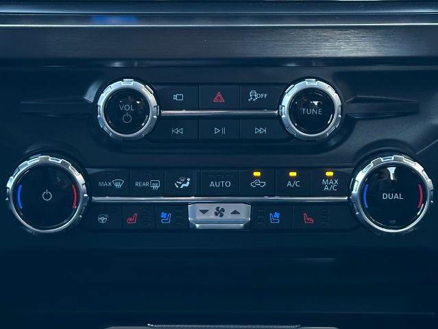 New 2026 Ford F250 Lariat w/ Black Appearance Package image 16