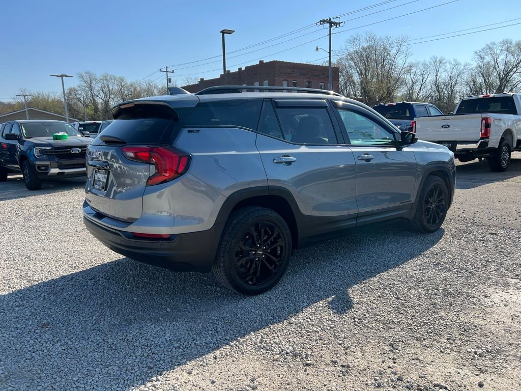 Used 2021 GMC Terrain SLT w/ Elevation Edition image 8