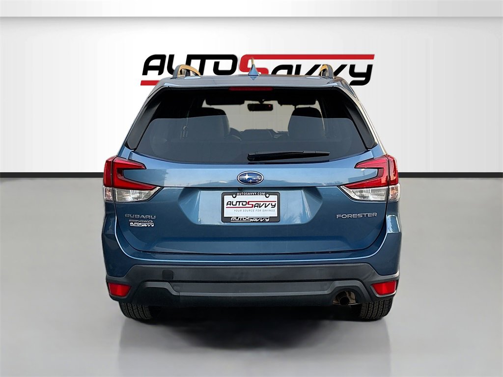 Used 2023 Subaru Forester Premium image 6