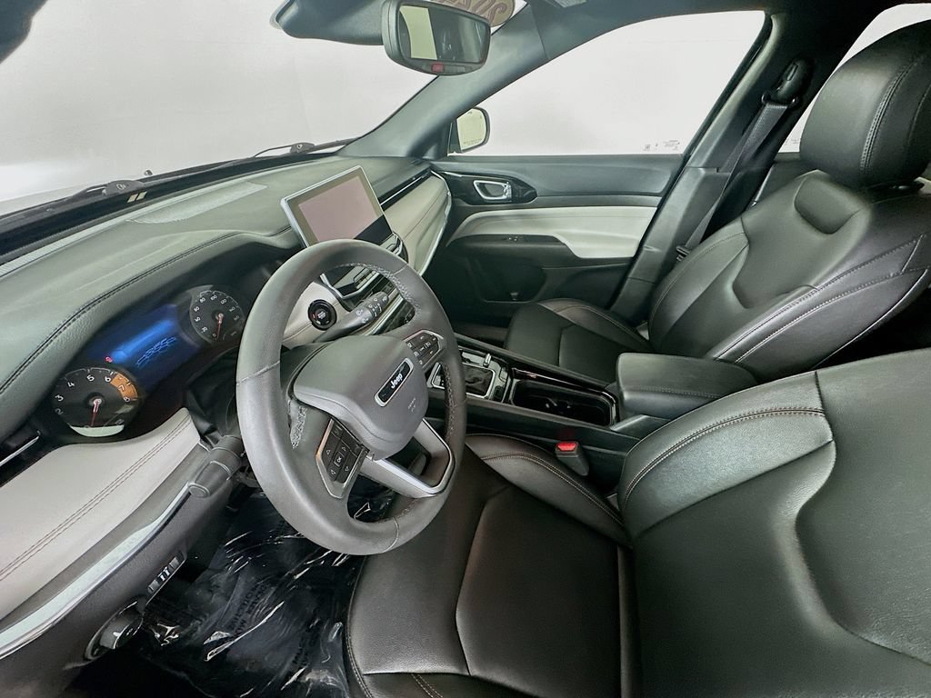 Used 2024 Jeep Compass Limited AWD/4WD image 29