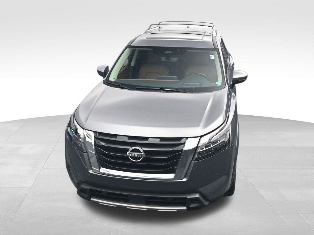 Used 2025 Nissan Pathfinder Platinum AWD/4WD image 36