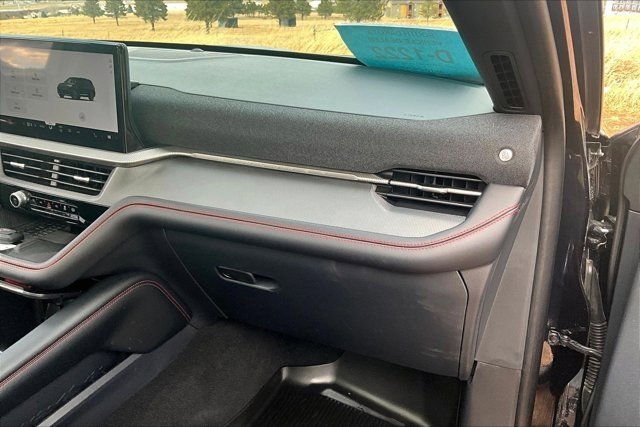 Used 2025 Ford Explorer ST image 27