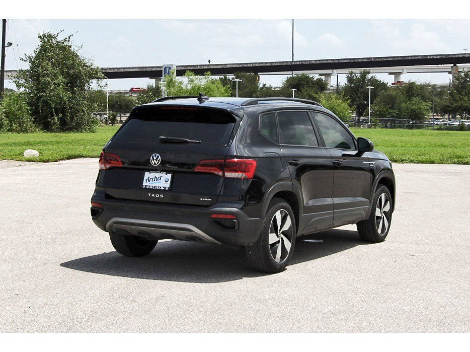 Certified 2024 Volkswagen Taos S AWD/4WD image 3