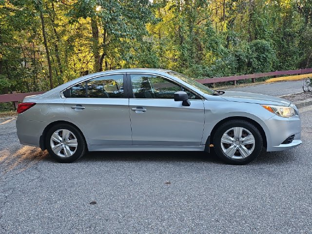 Used 2017 Subaru Legacy 2.5i AWD/4WD image 2