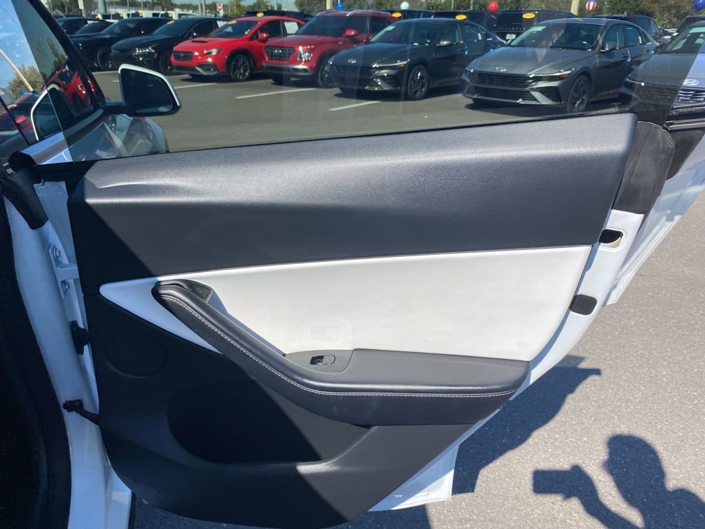 Used 2021 Tesla Model Y Long Range image 16