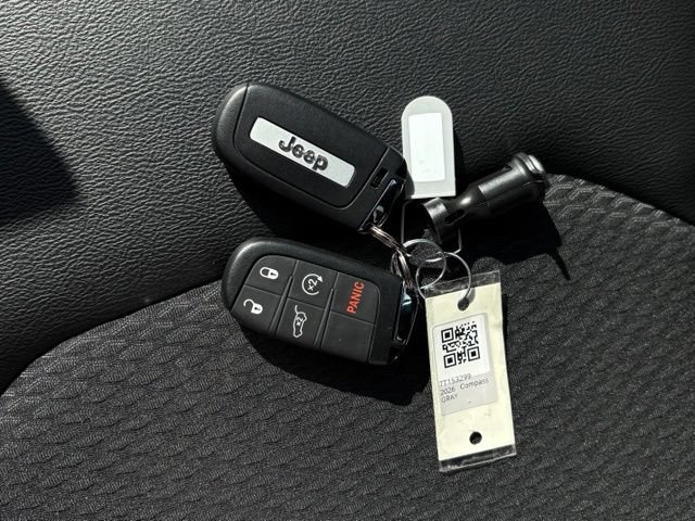 Used 2026 Jeep Compass Latitude w/ Quick Order Package 29K AWD/4WD image 33