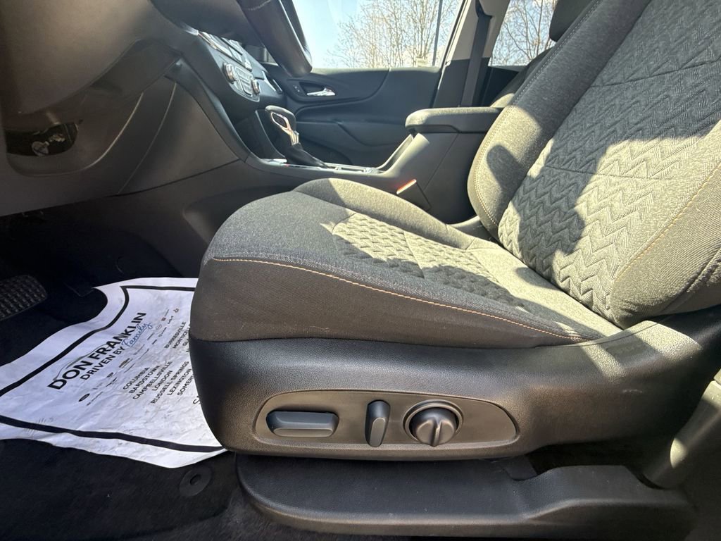 Used 2022 Chevrolet Equinox LT AWD/4WD image 12