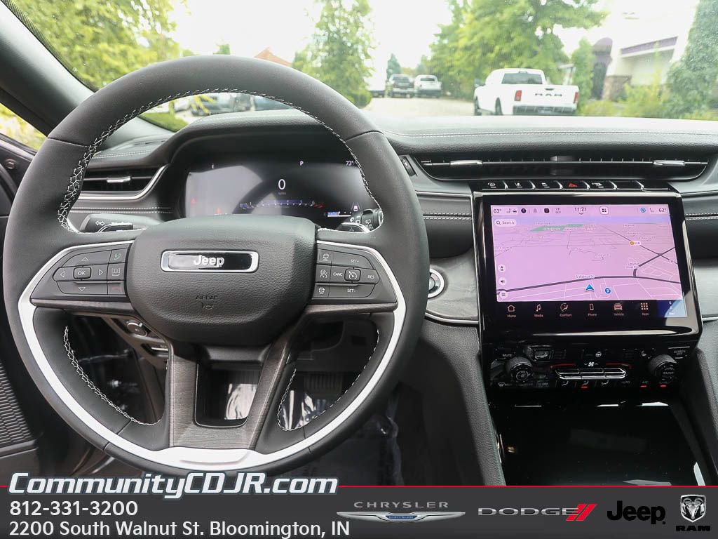 New 2025 Jeep Grand Cherokee Limited image 11