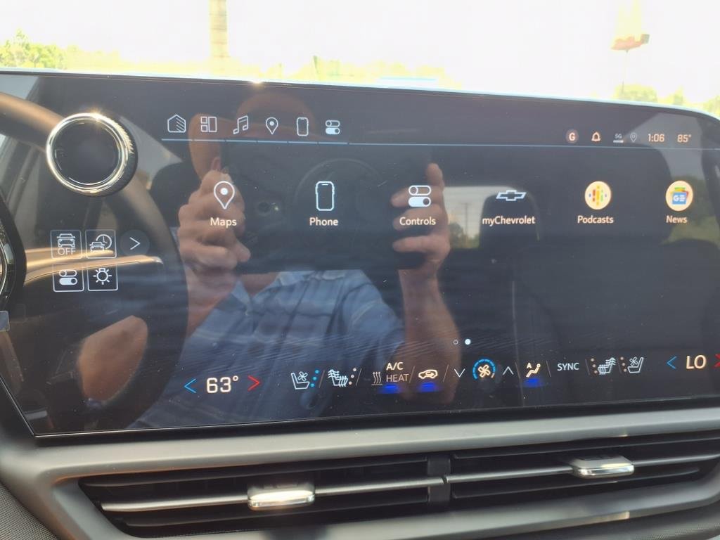 New 2025 Chevrolet Silverado EV LT image 22
