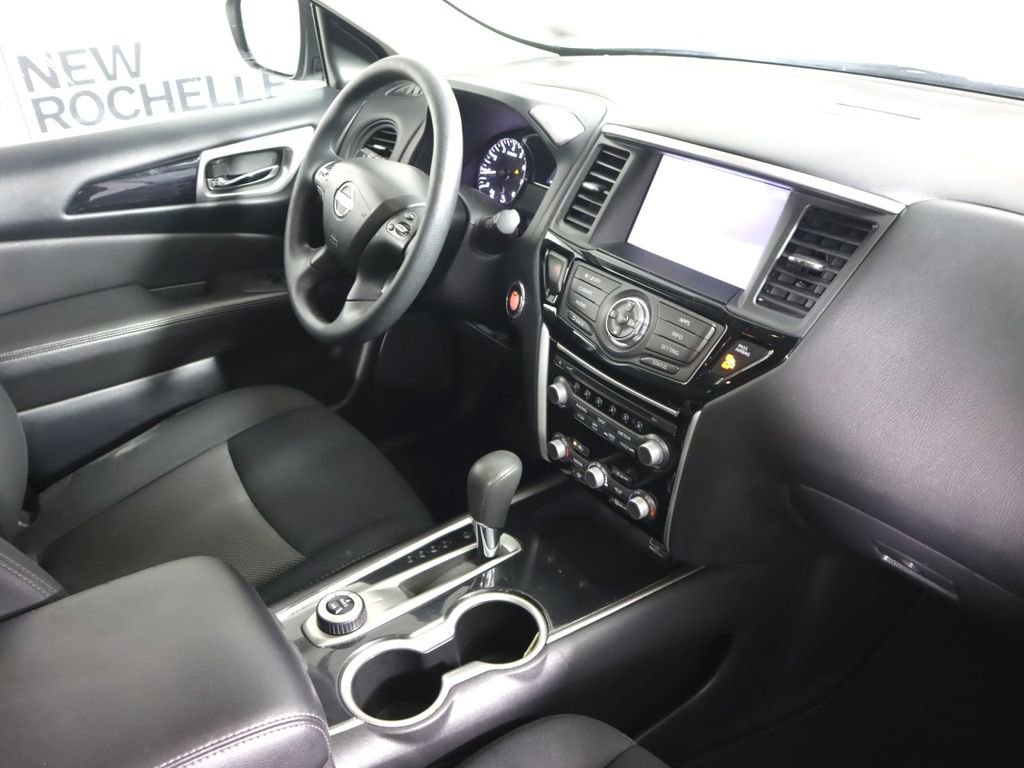 Used 2019 Nissan Pathfinder S image 28