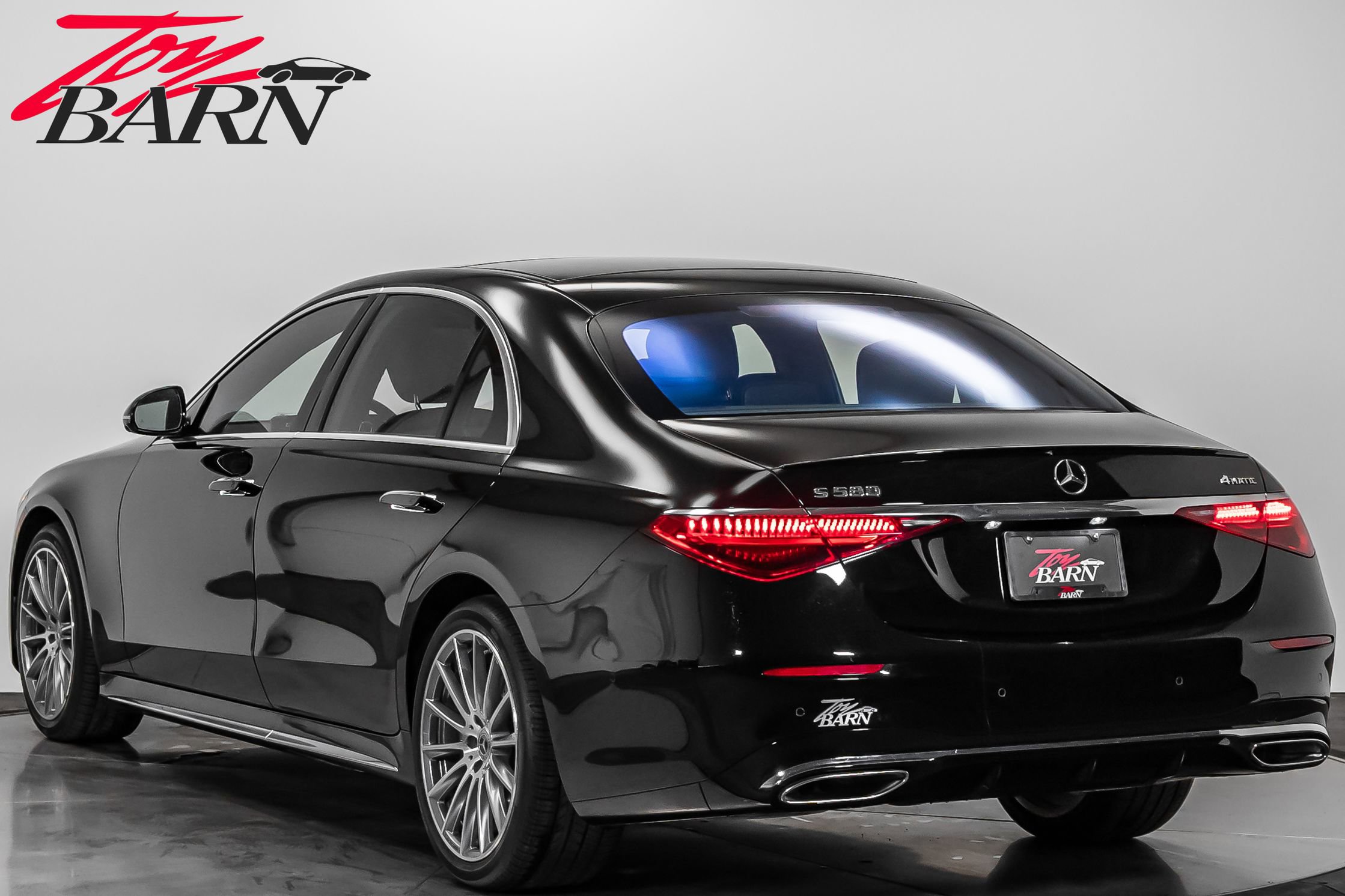 Used 2022 Mercedes-Benz S 580 4MATIC Sedan image 3
