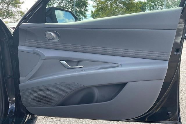 New 2025 Hyundai Elantra SEL image 31
