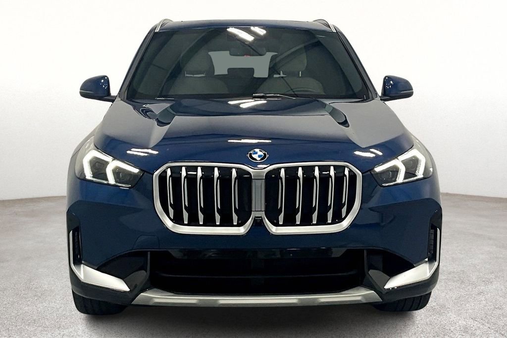 Certified 2025 BMW X1 xDrive28i w/ Technology Package image 3