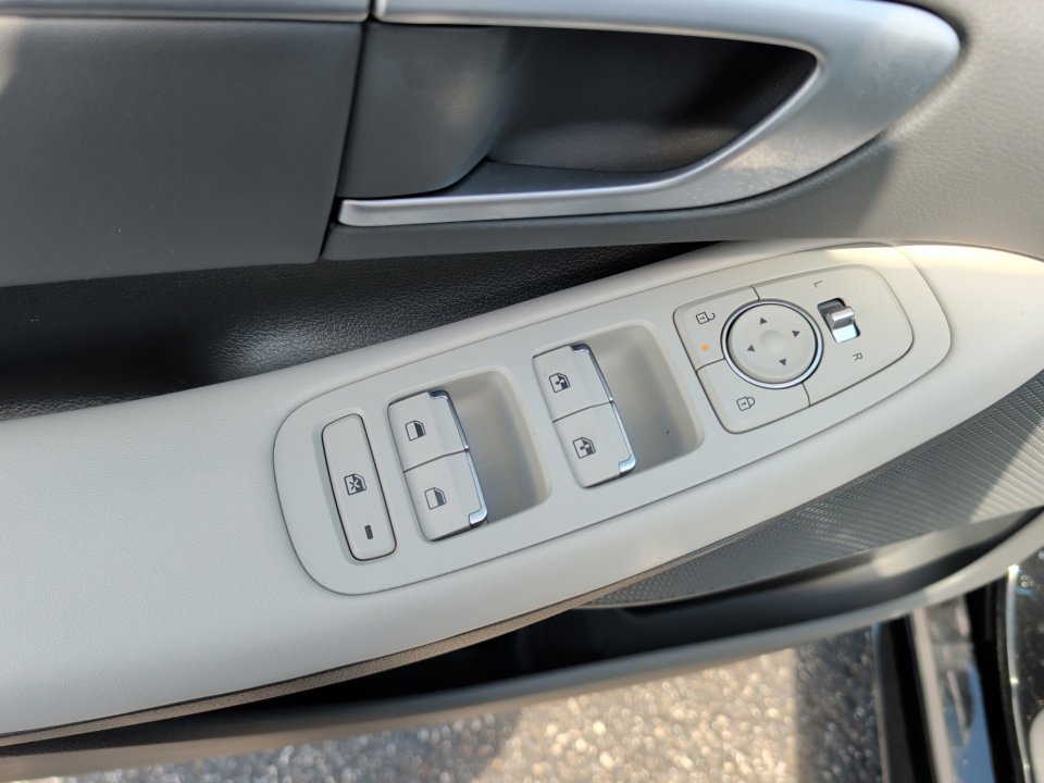 Certified 2025 Hyundai Sonata SEL FWD image 32
