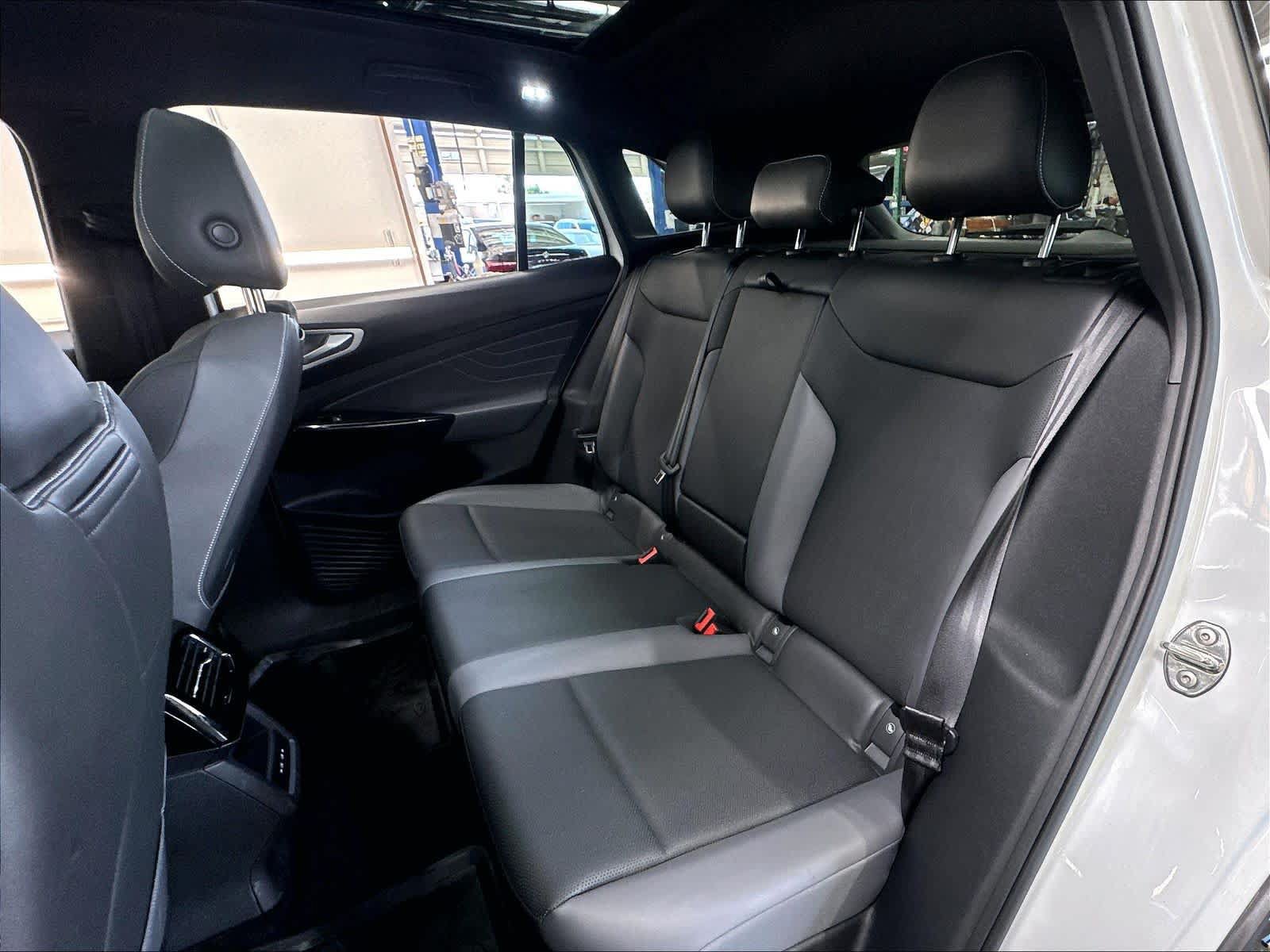Used 2023 Volkswagen ID.4 Pro S RWD image 24