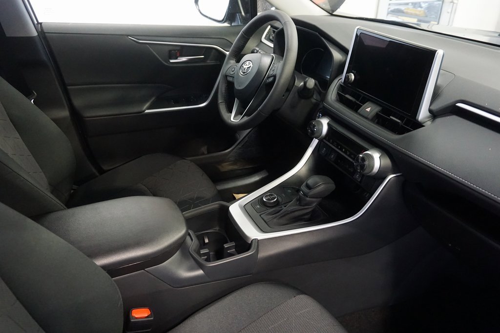 New 2025 Toyota RAV4 XLE image 28
