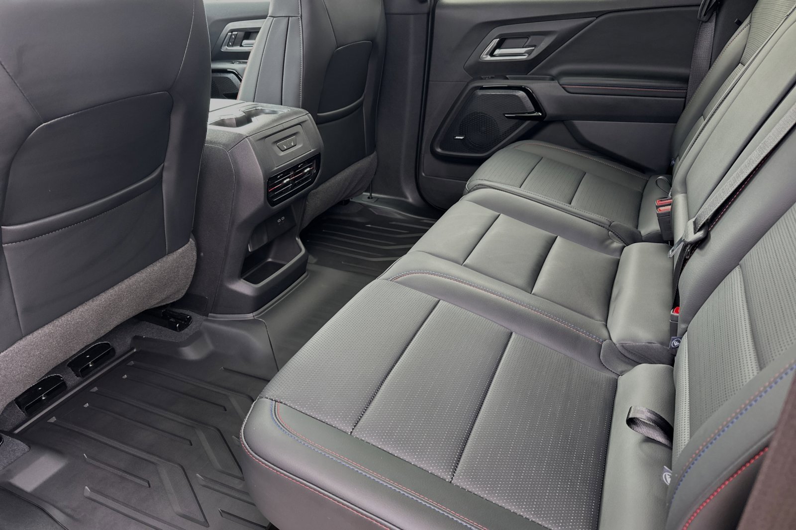 New 2024 Chevrolet Silverado EV RST image 9