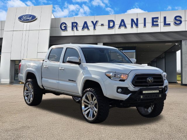 Used 2022 Toyota Tacoma SR5 w/ Technology Package