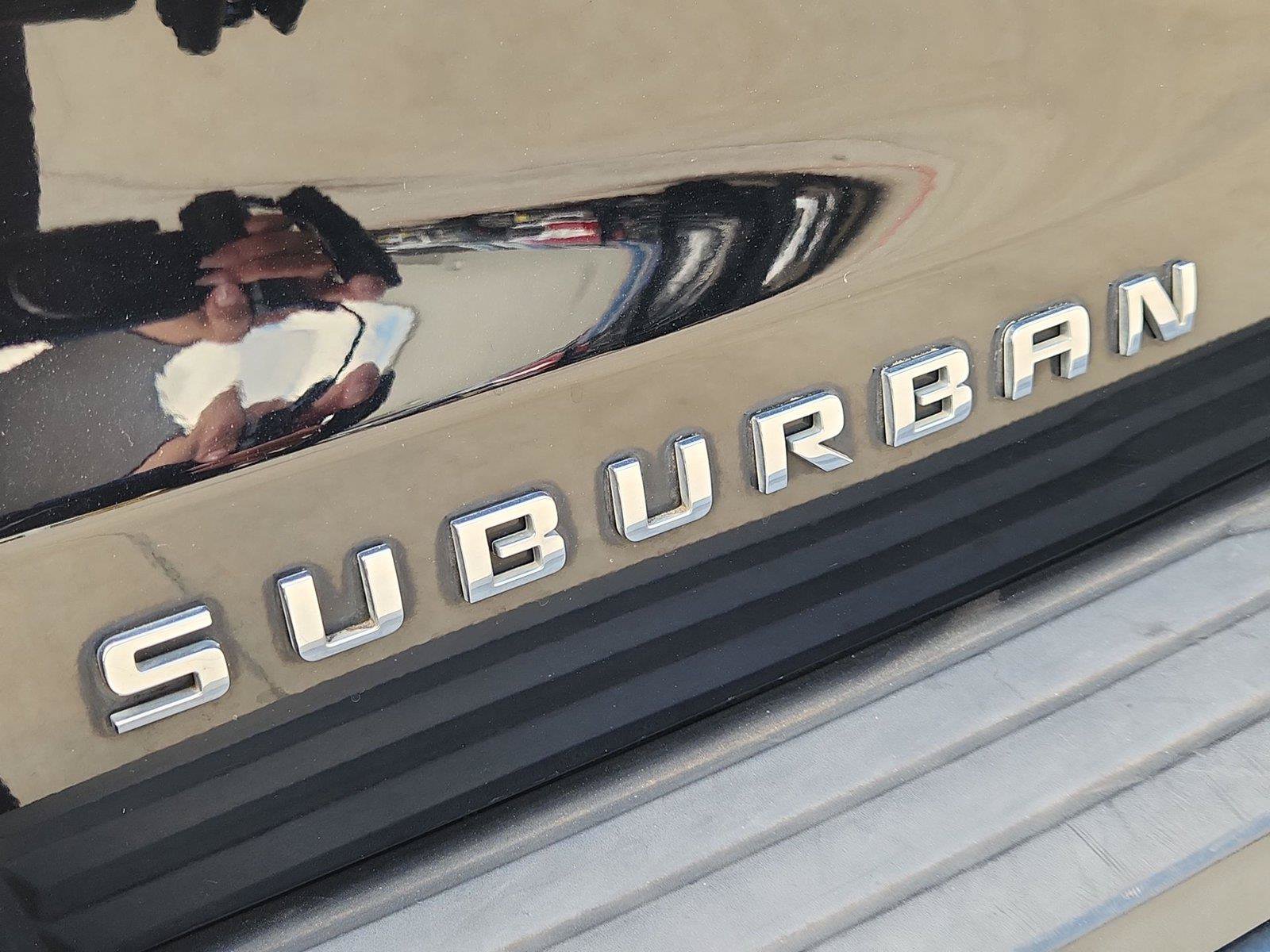 Used 2019 Chevrolet Suburban LT RWD image 33