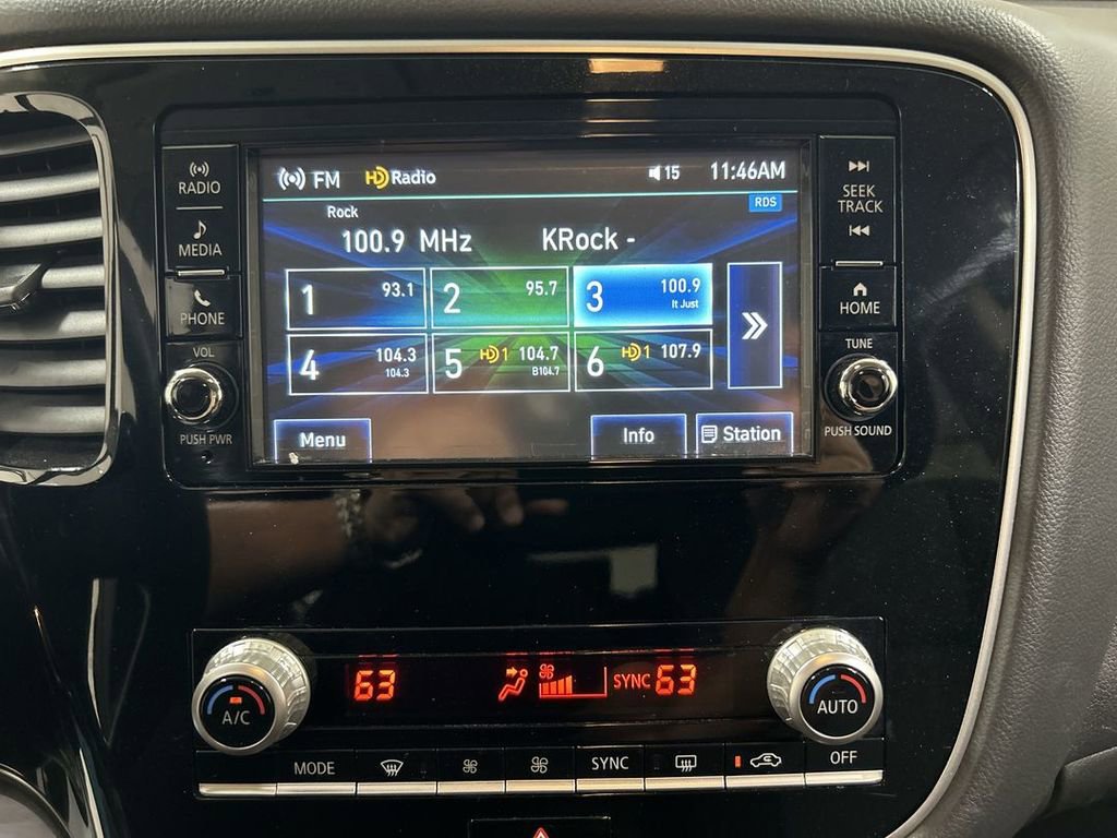 Used 2020 Mitsubishi Outlander ES AWD/4WD image 14