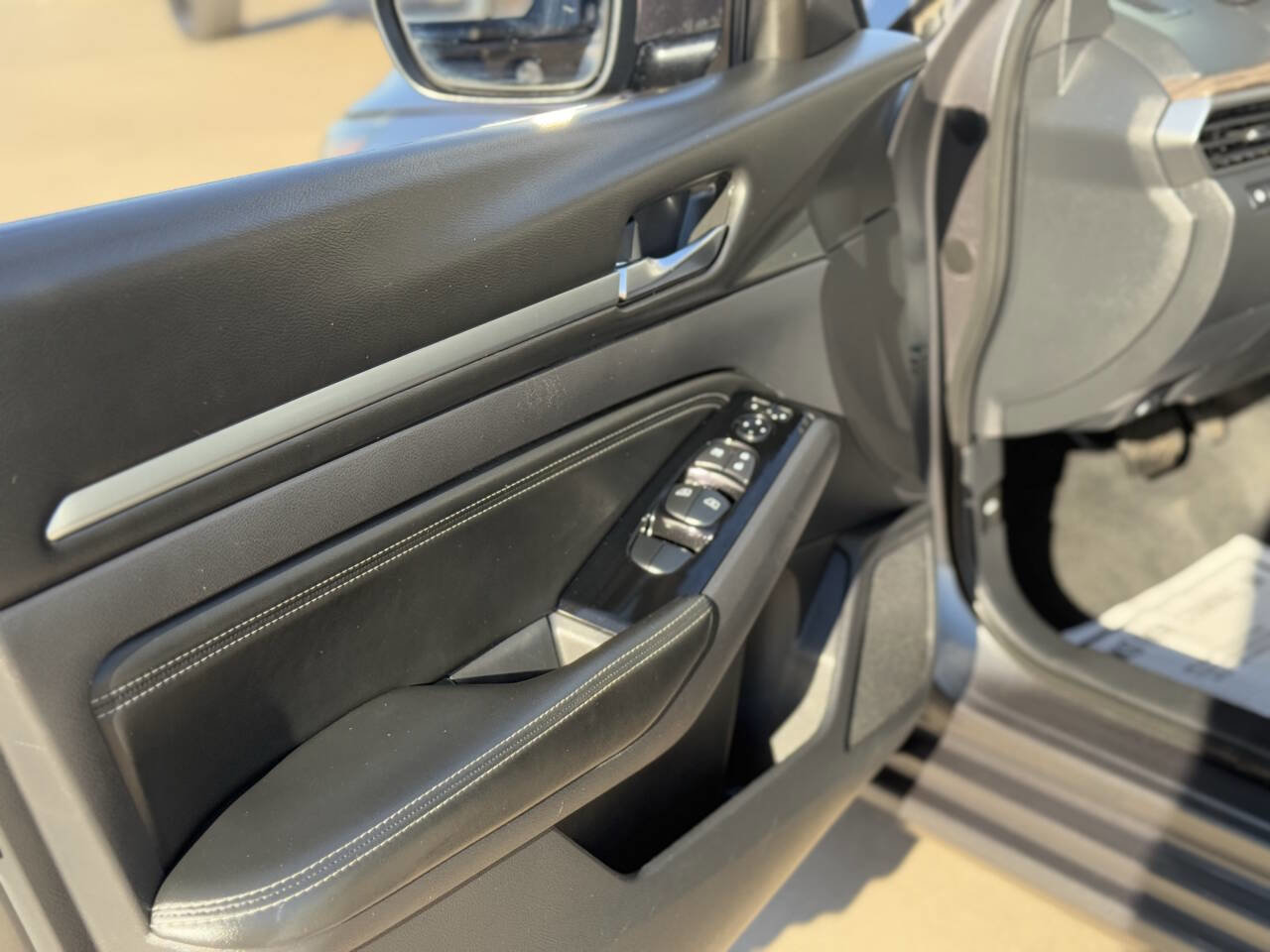 Used 2020 Nissan Altima 2.5 SL FWD image 9