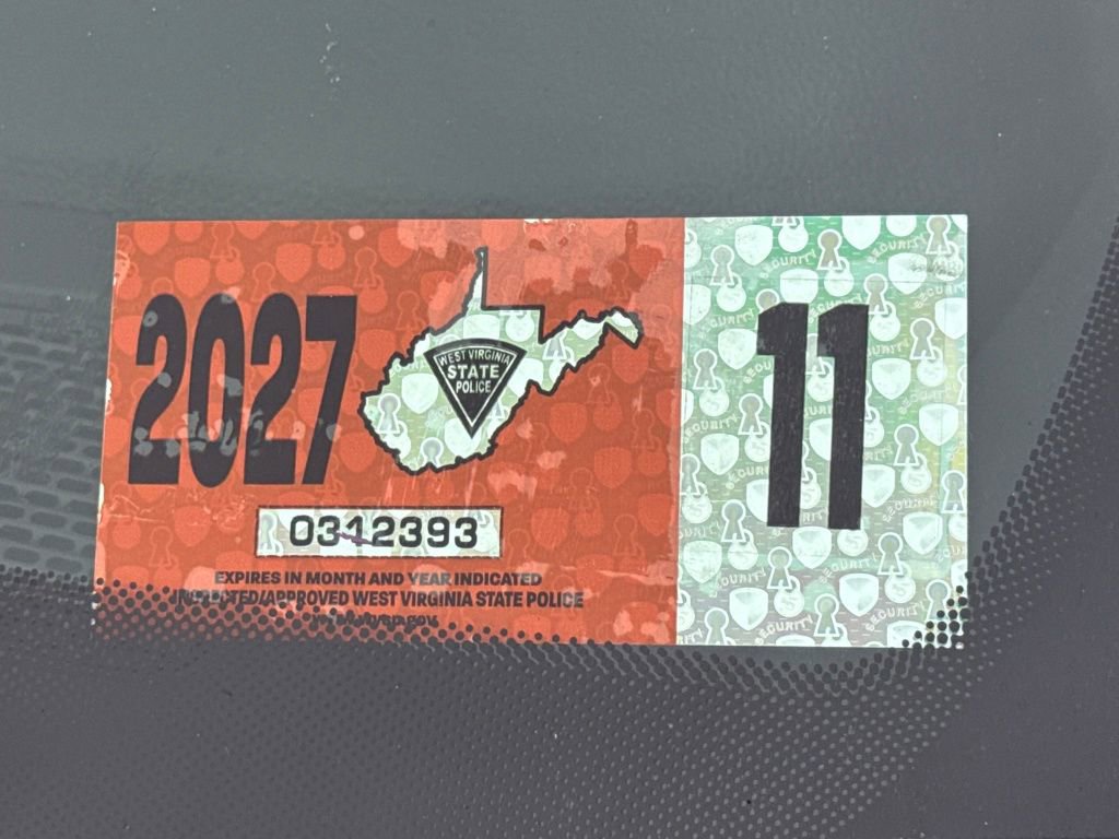 Used 2024 Chrysler Pacifica Limited w/ S Appearance Package image 27