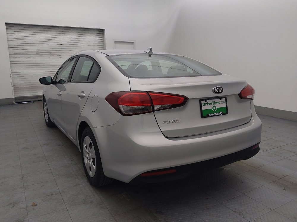 Used 2017 Kia Forte LX w/ LX Popular Package image 5